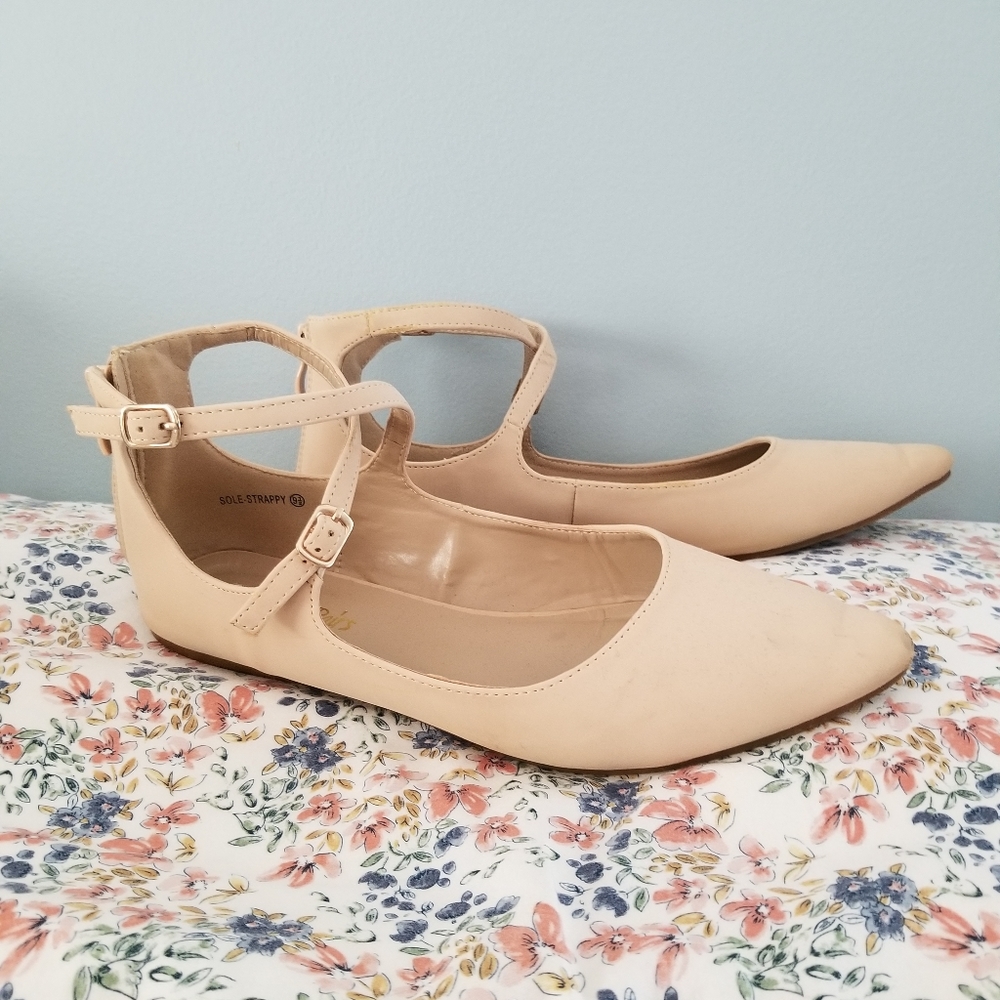 Womens blush flat